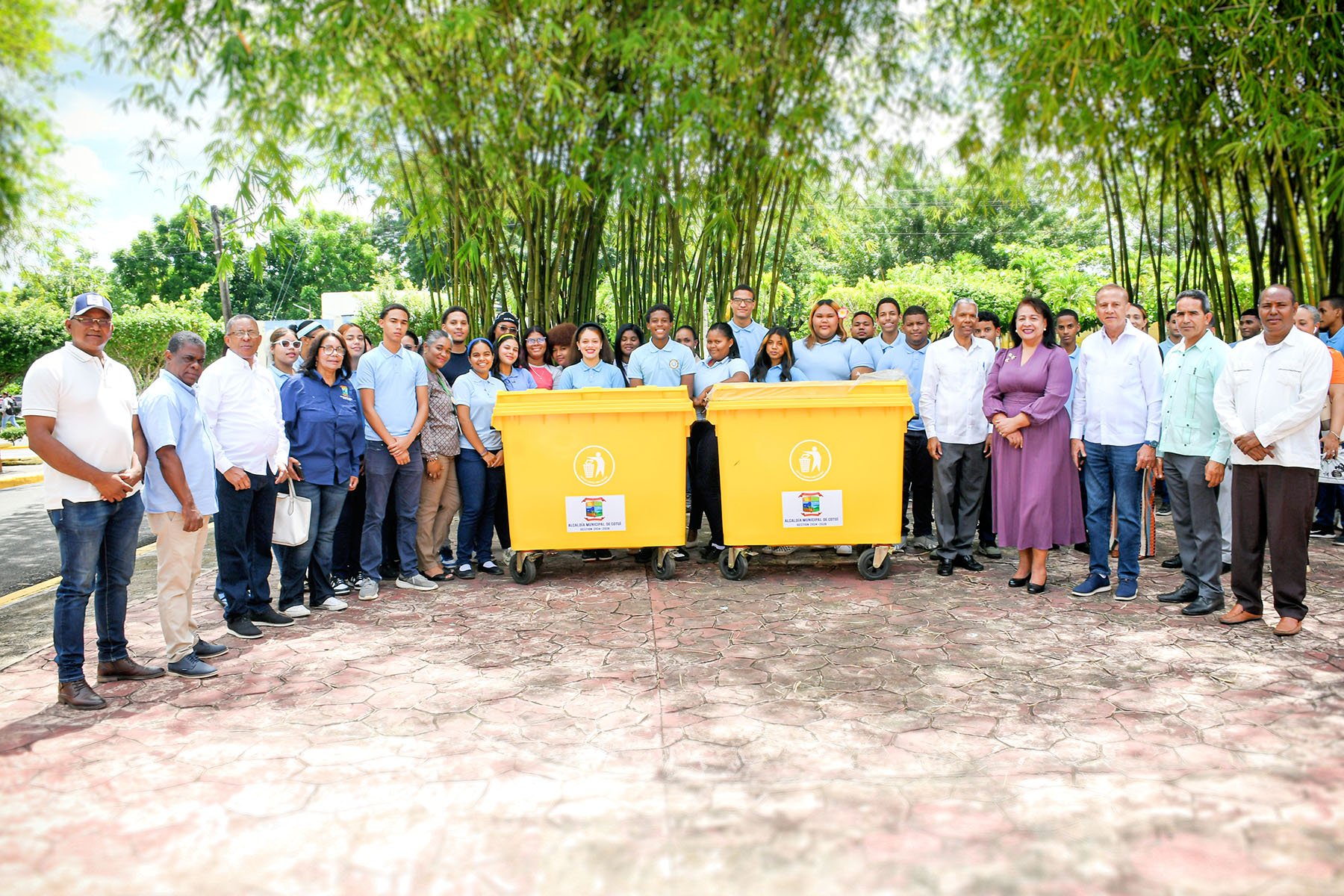 Entrega de Contenedores del Ayuntamiento